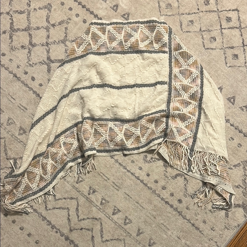 Geometric Patterned Shaw